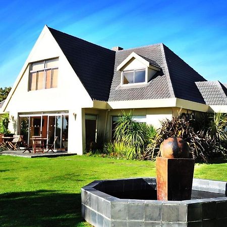 Mandalay Beach Guest House Bloubergstrand Eksteriør bilde