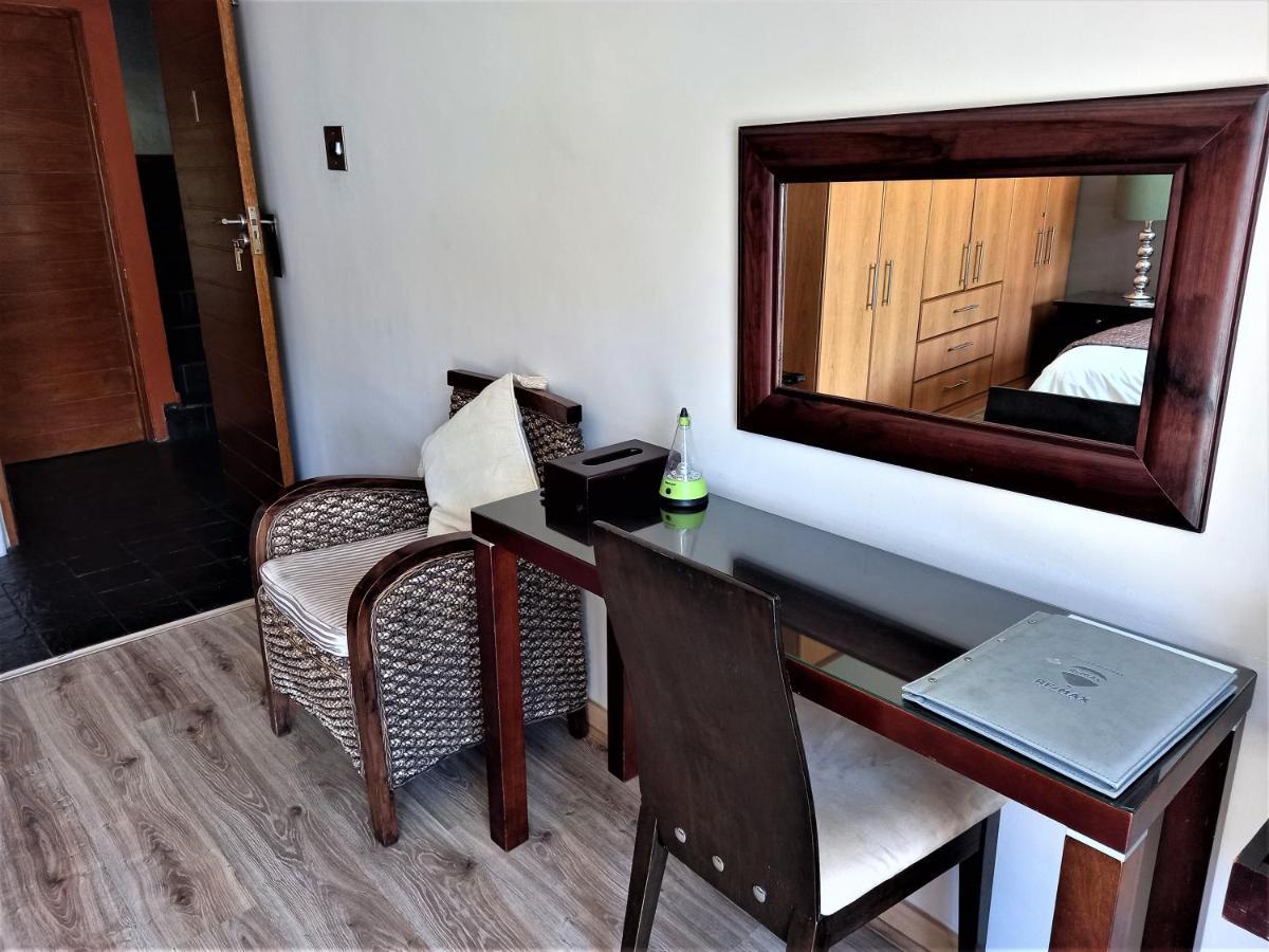 Mandalay Beach Guest House Bloubergstrand Eksteriør bilde