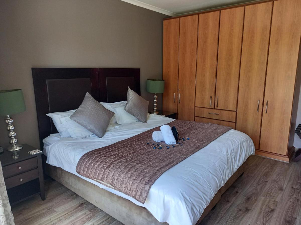 Mandalay Beach Guest House Bloubergstrand Eksteriør bilde